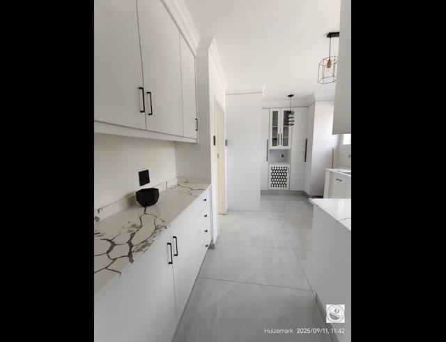 3 BEDROOM FLAT FOR SALE IN SASOLBURG EXT 2